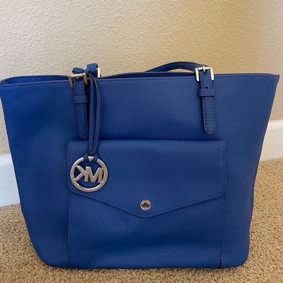 Michael Kors Multifunction Tote - Picture 1 of 6